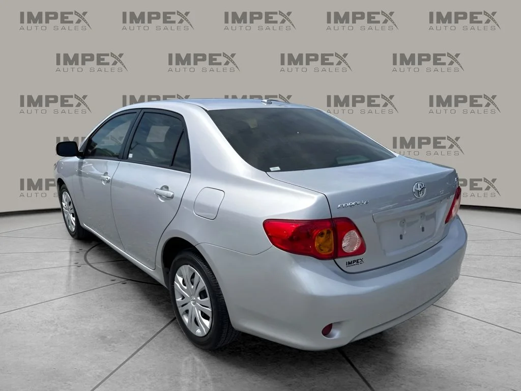 Used 2009 Gray Toyota Base image 2