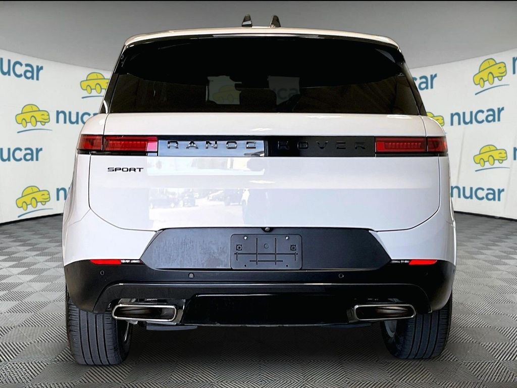 Used 2025 White Land Rover SE image 5