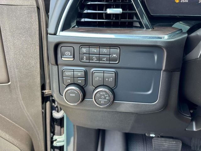 Used 2026 Gray Chevrolet Z71 image 31