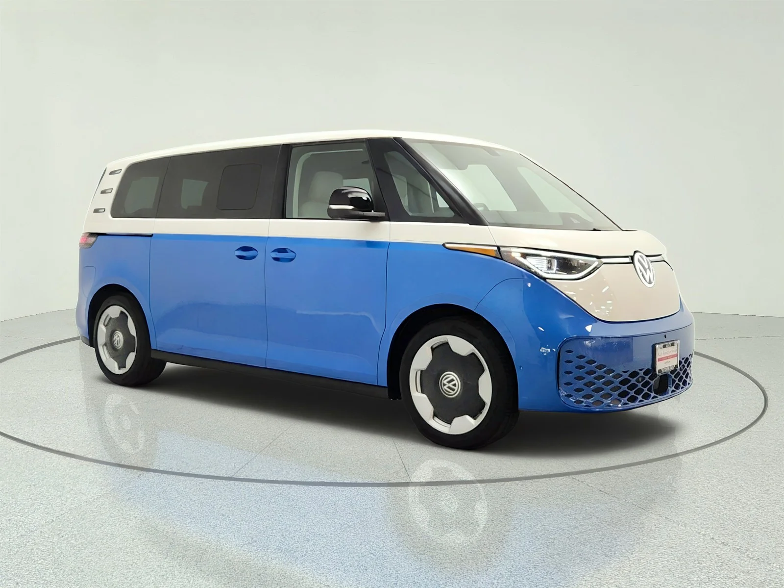 Used 2025 Cabana Blue Volkswagen Pro S Plus 4MOTION w/Two-Tone image 3