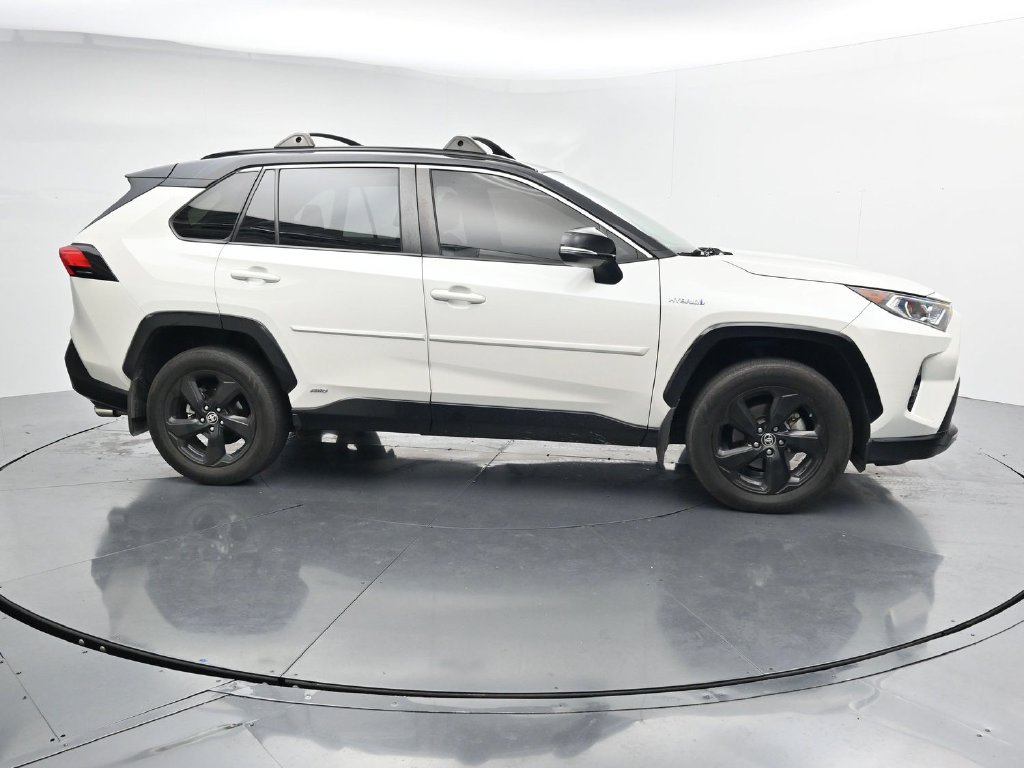 Used 2020 White Toyota XSE image 9