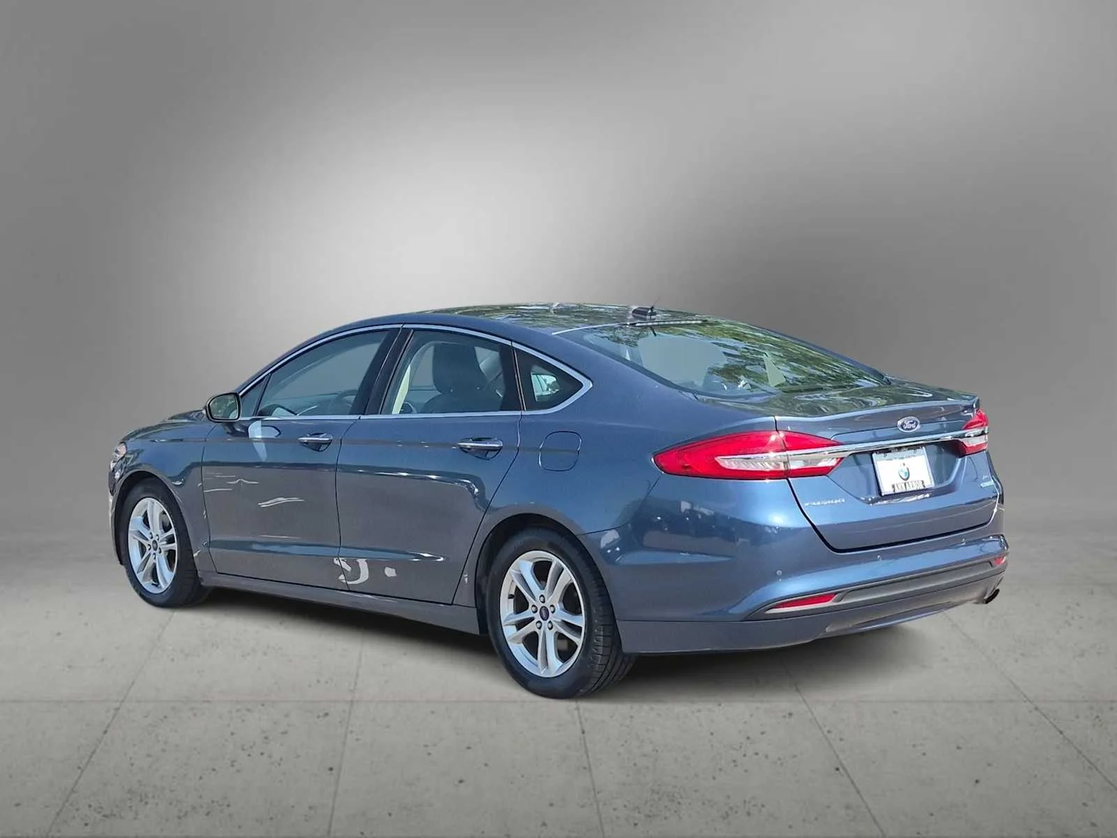 Used 2018 Blue Metallic Ford SE image 6