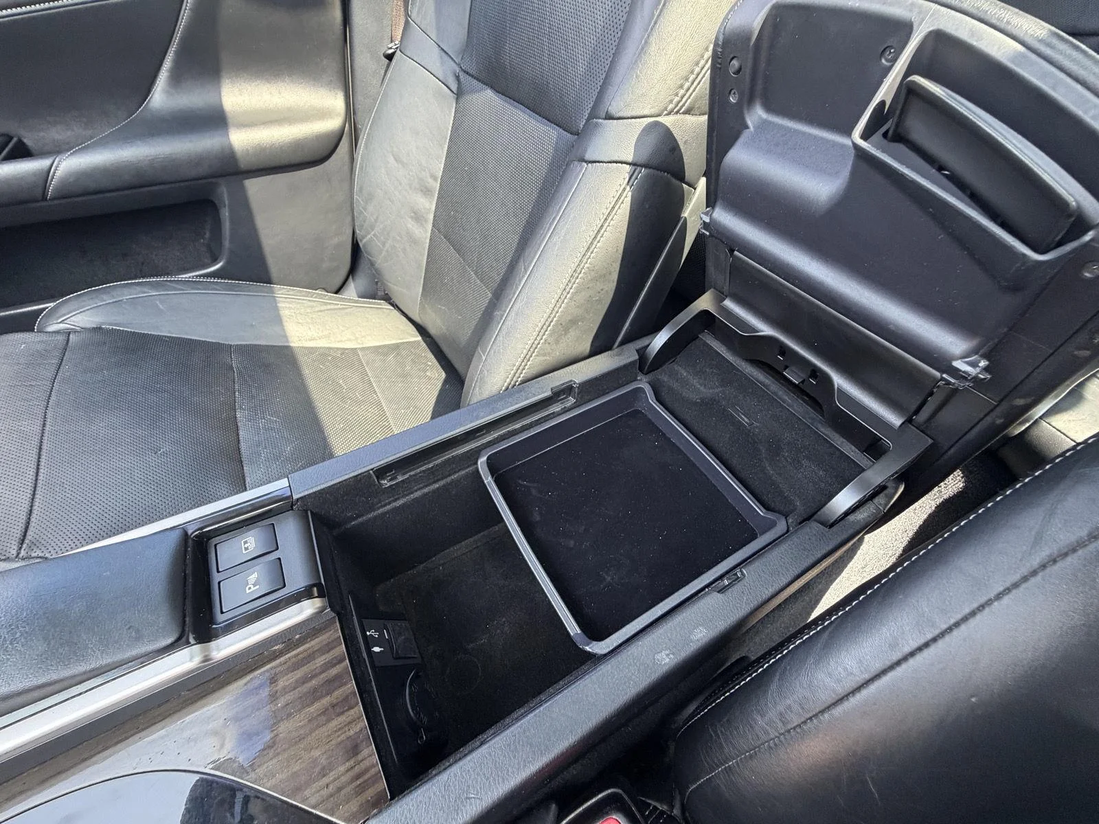 Used 2013 Obsidian Lexus 4dr Sdn RWD image 13