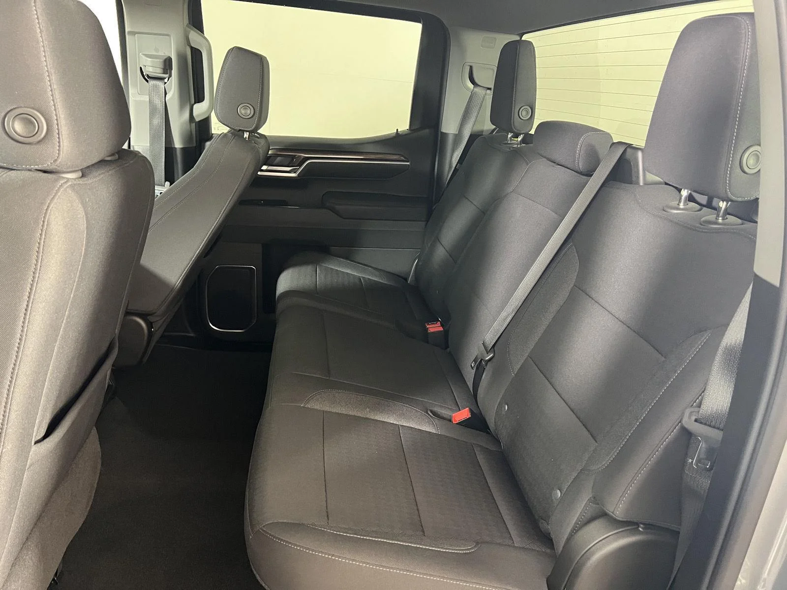 Used 2025 Sterling Gray Metallic Chevrolet LT (2FL) image 19