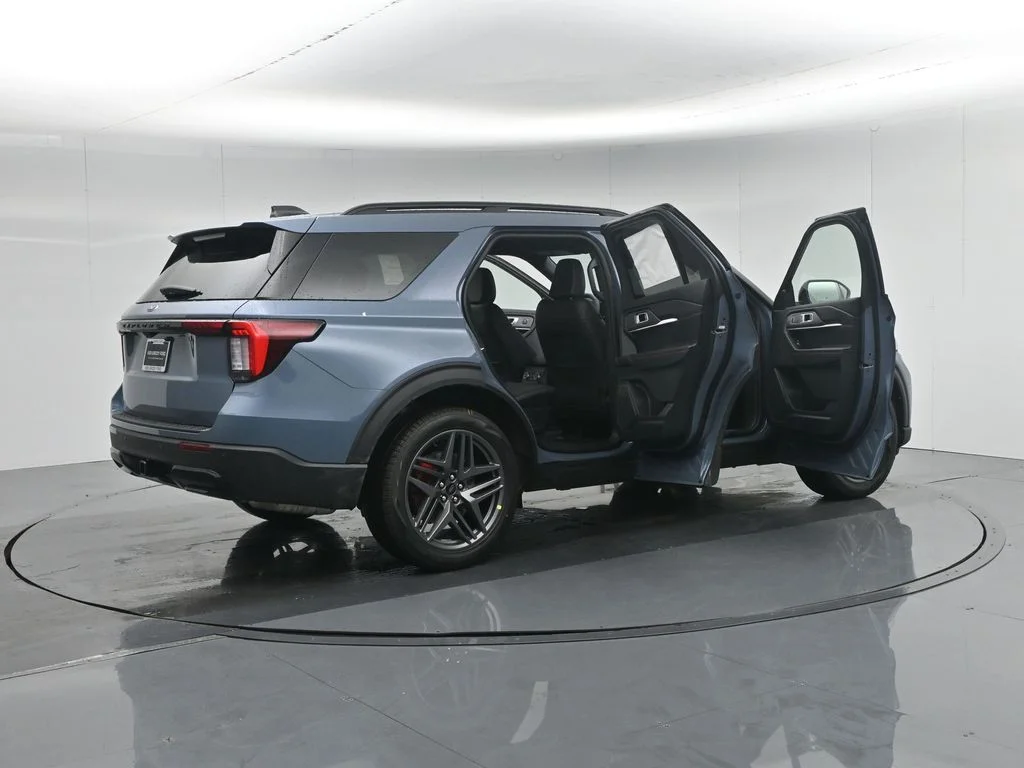 New 2026 Vapor Blue Metallic Ford ST-Line image 5