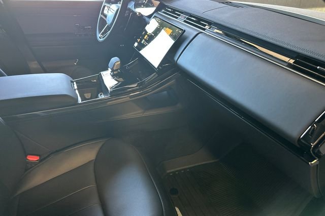 New 2026 Borasco Grey Land Rover Dynamic SE image 15