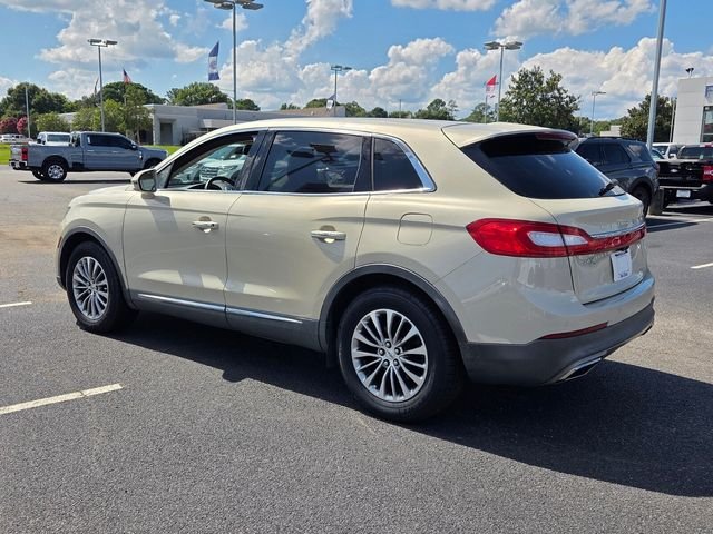Used 2016 Platinum Lincoln Select image 5