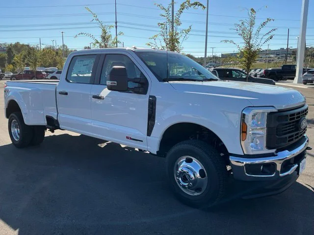 New 2027 Oxford White Ford F-350® XL image 11