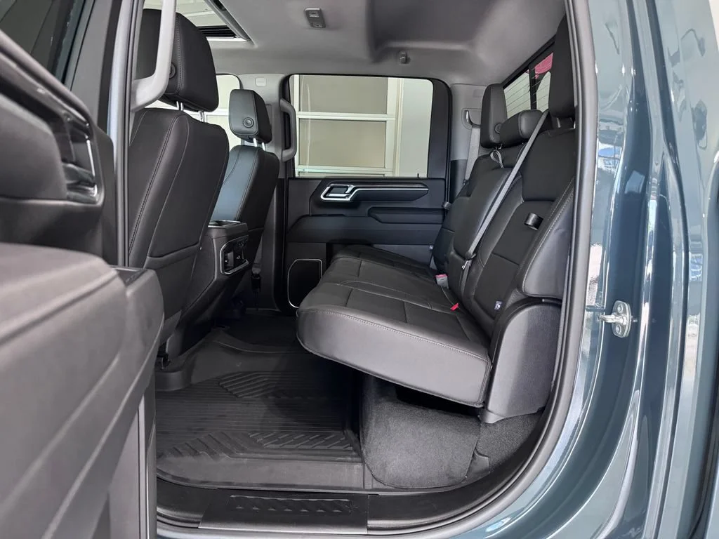 2025 Chevrolet Silverado 2500HD LTZ - Photo 13