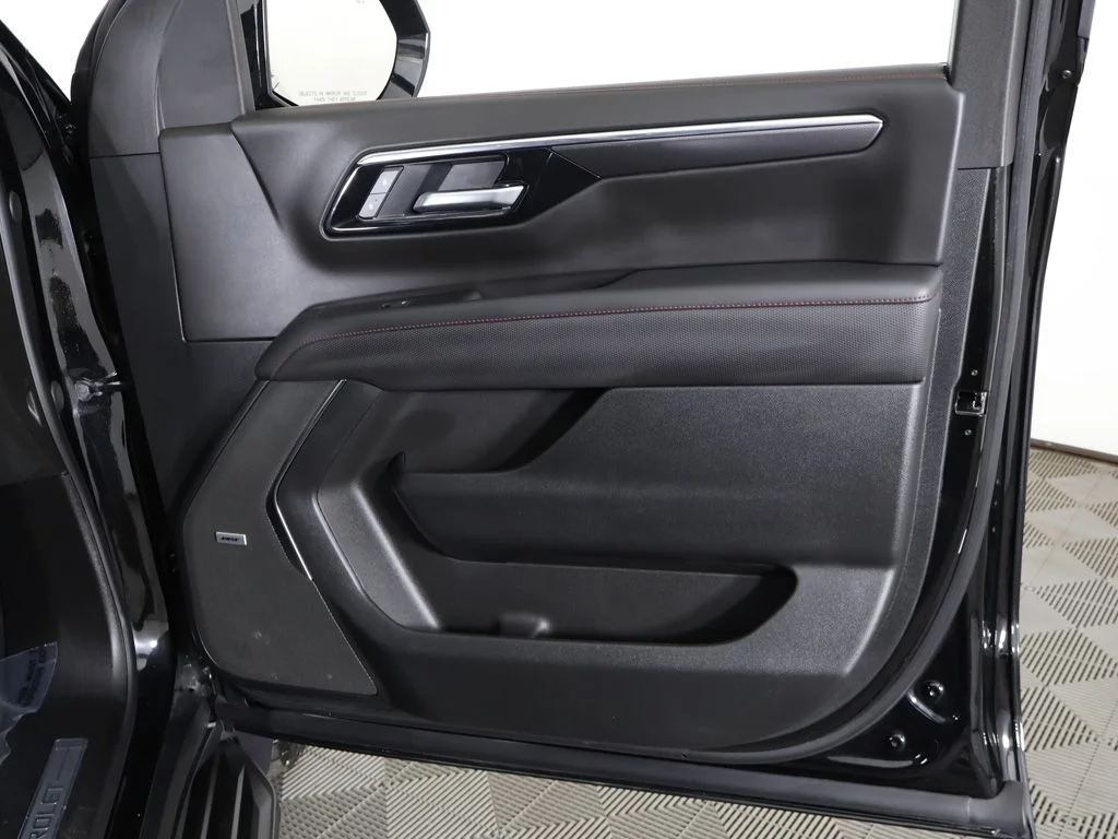 Used 2025 Black Chevrolet RST image 30