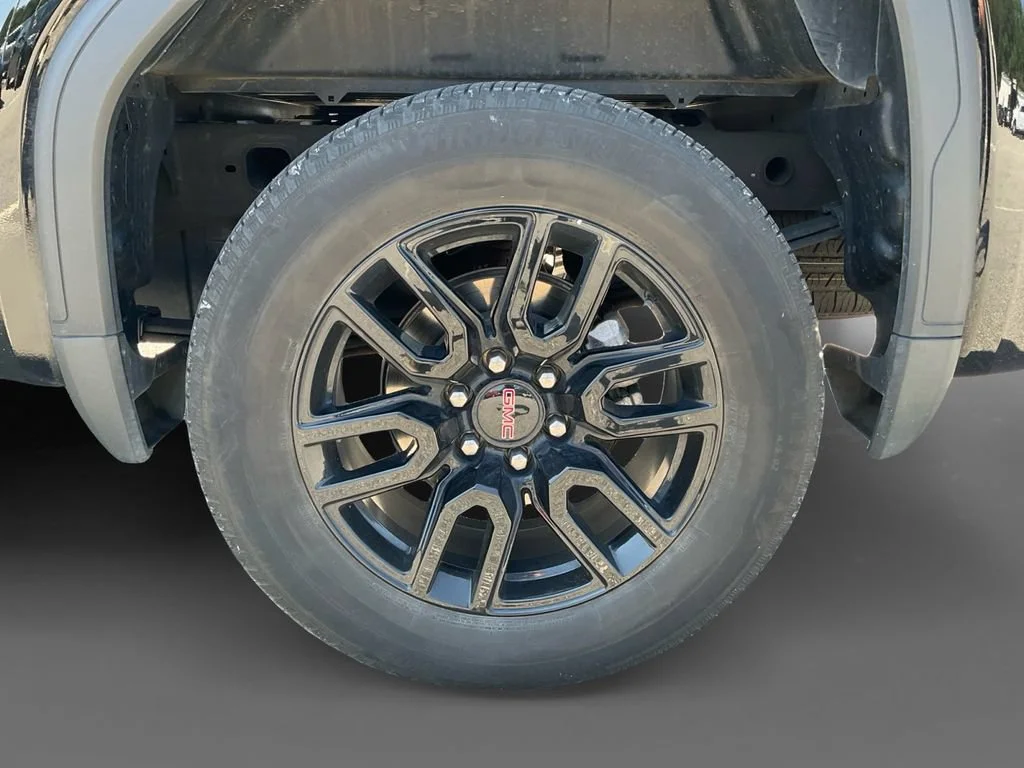 Used 2024 Onyx Black GMC Elevation image 8