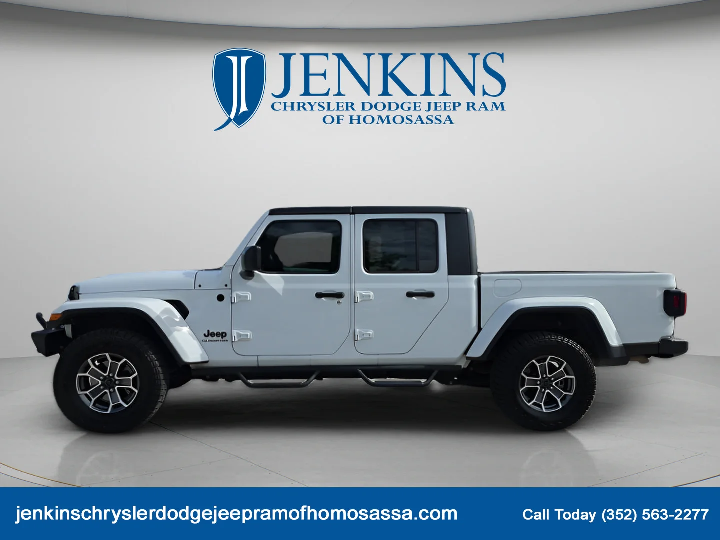 Used 2020 Bright White Clearcoat Jeep Altitude image 9