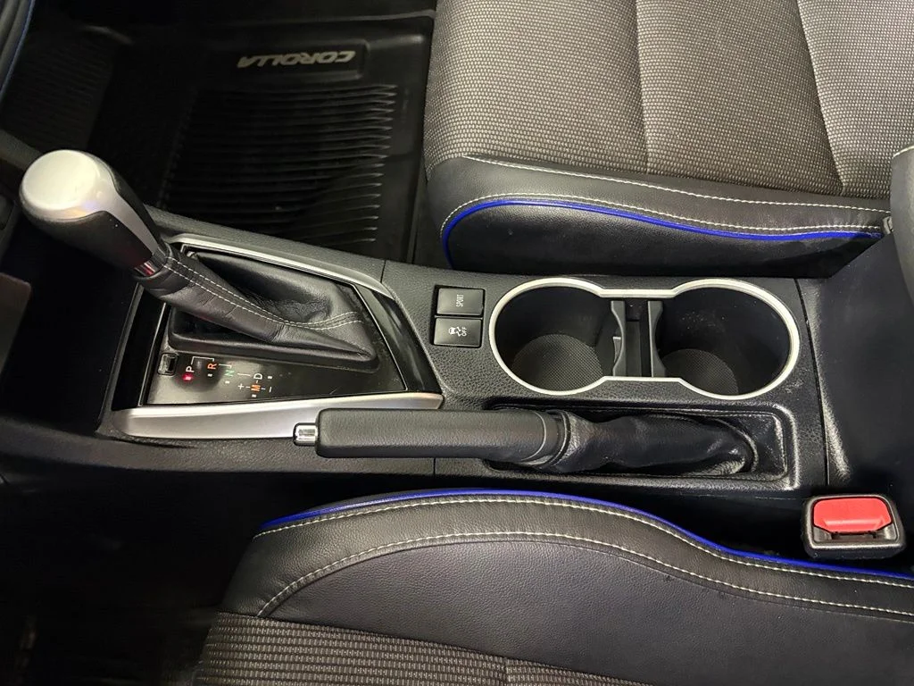 Used 2018 Gray Toyota SE image 29