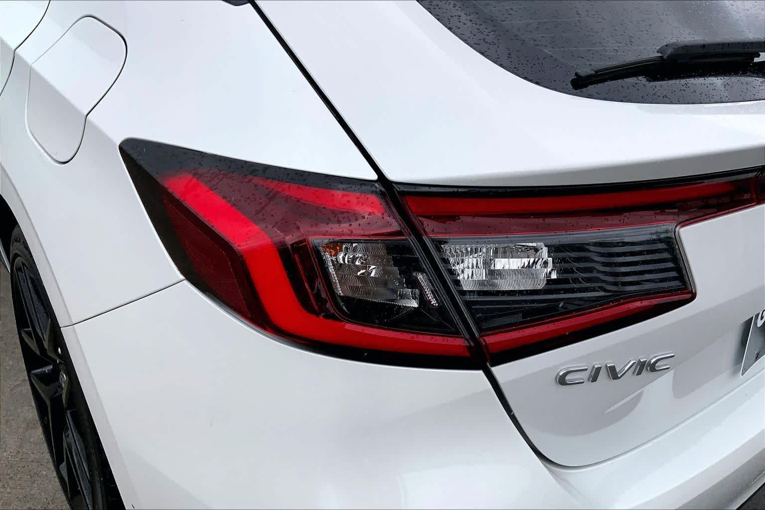 Used 2023 Platinum White Pearl Honda Sport image 28