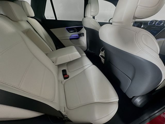 Used 2026 Red Mercedes-Benz GLC 300 image 27