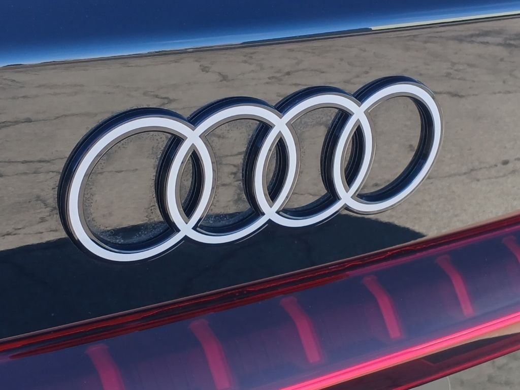 Used 2025  Audi 2.0T Premium image 33