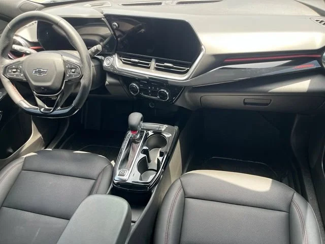 Used 2025 Summit White Chevrolet 2RS image 17