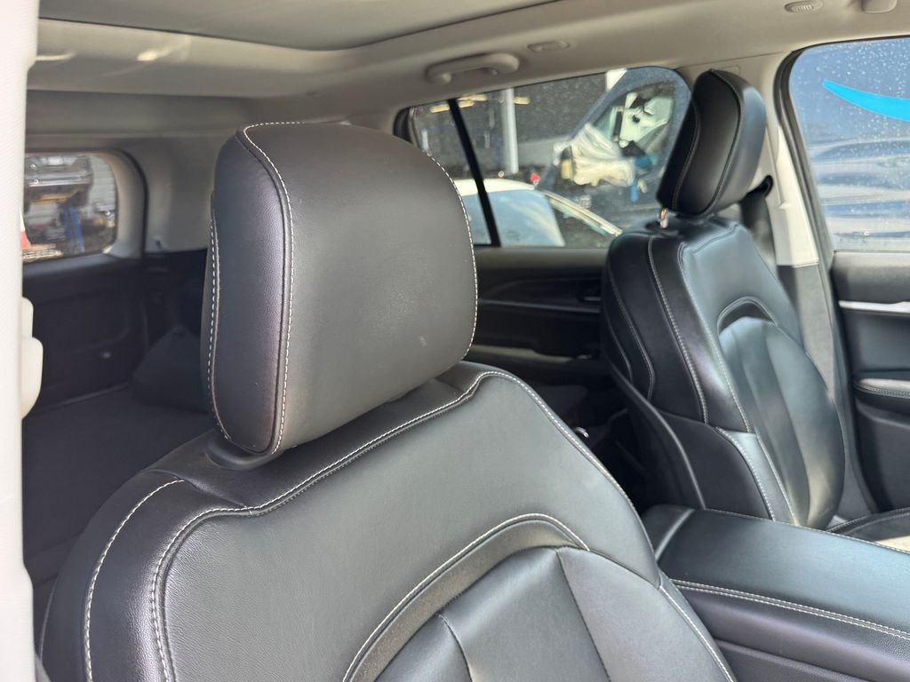 Used 2022 White Jeep 4xe image 16