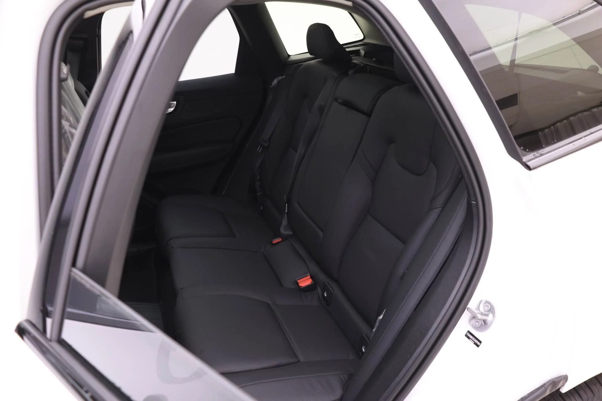 New 2025 White Volvo T8 Plus image 10