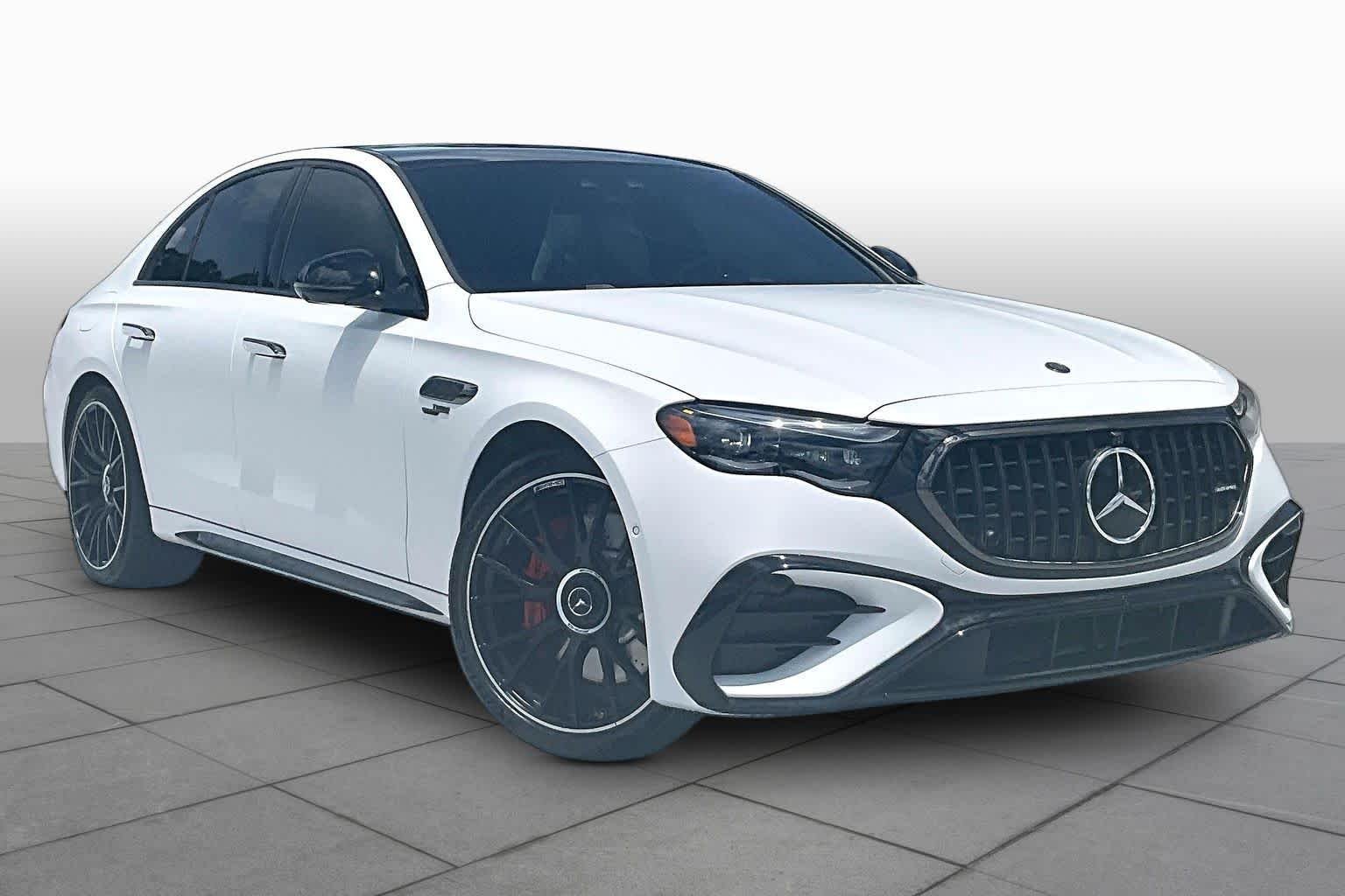 Used 2025 MANUFAKTUR Moonlight White Magno Mercedes-Benz AMG® E 53 E image 3