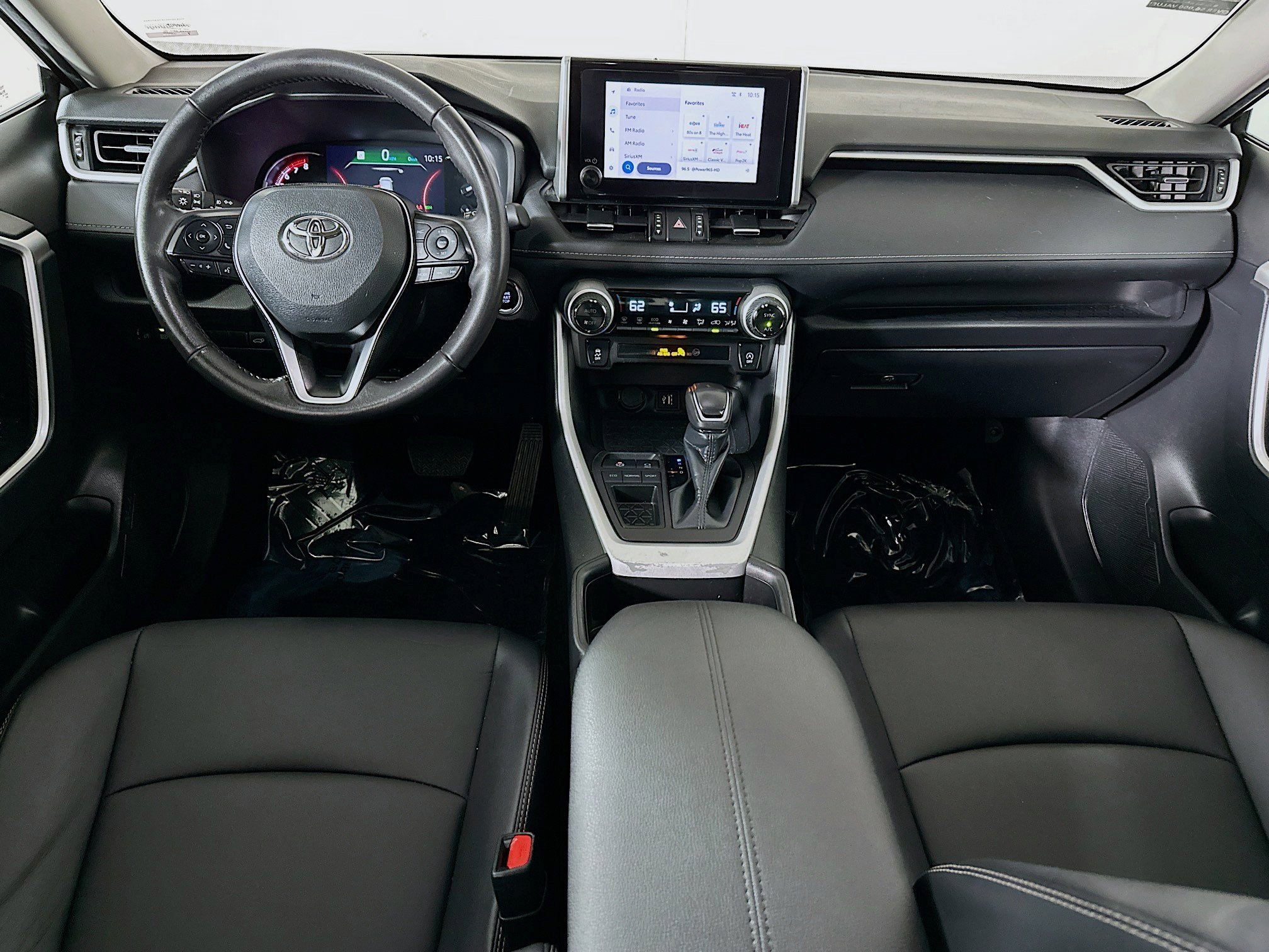 Used 2024 Magnetic Gray Metallic Toyota XLE Premium image 27
