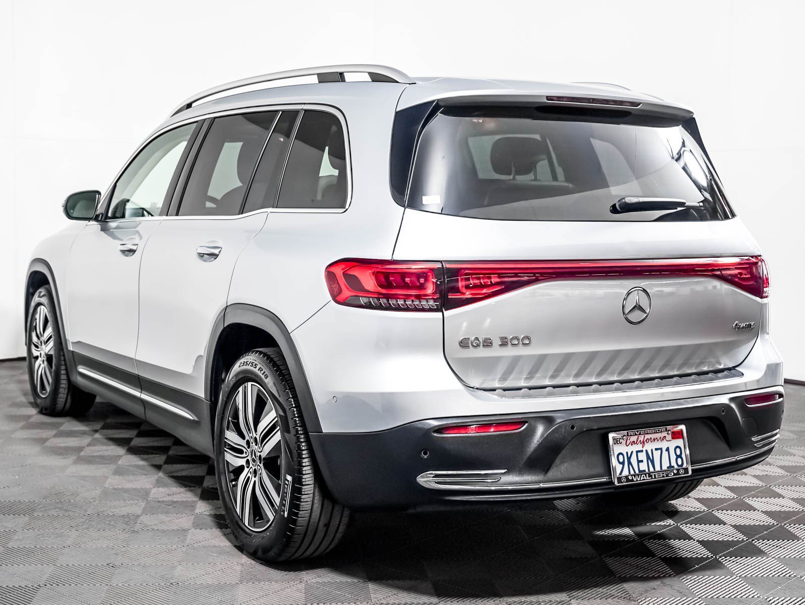 Certified Used 2023 Iridium Silver Metallic Mercedes-Benz EQB 300 4MATIC® SUV image 2