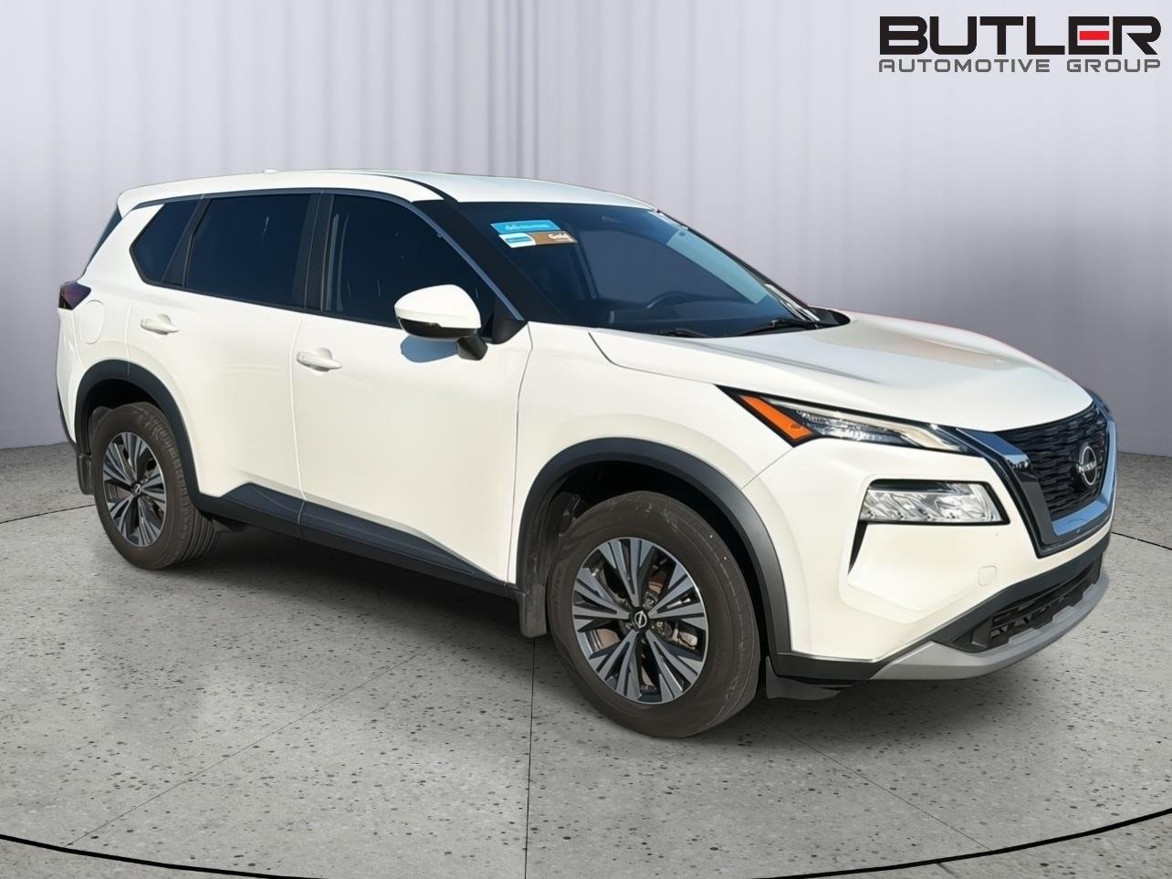 Used 2022 Gun Metallic Nissan SV image 6