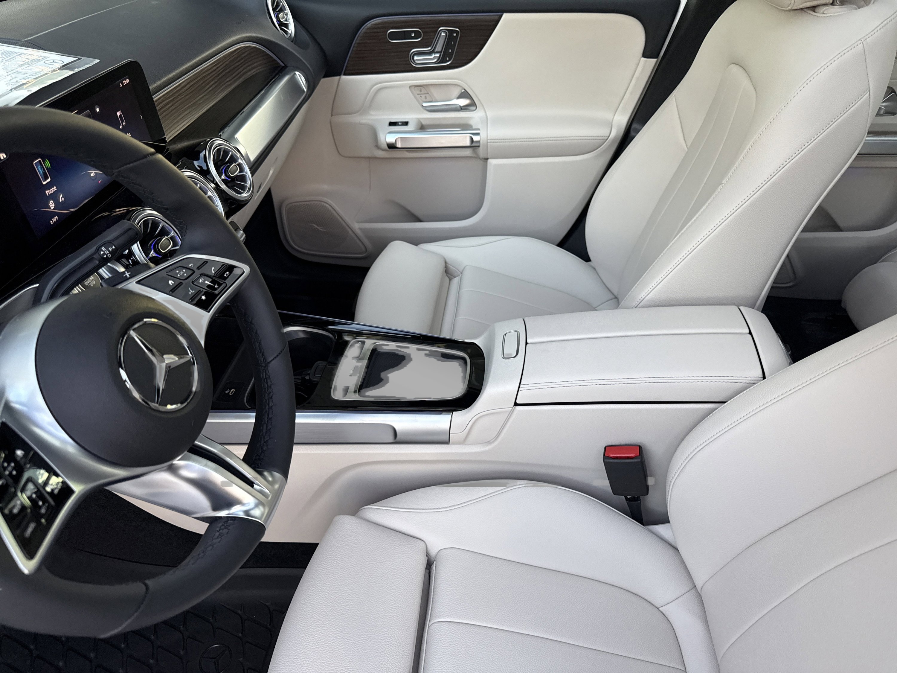 New 2026 Polar White Mercedes-Benz GLB 250 image 24