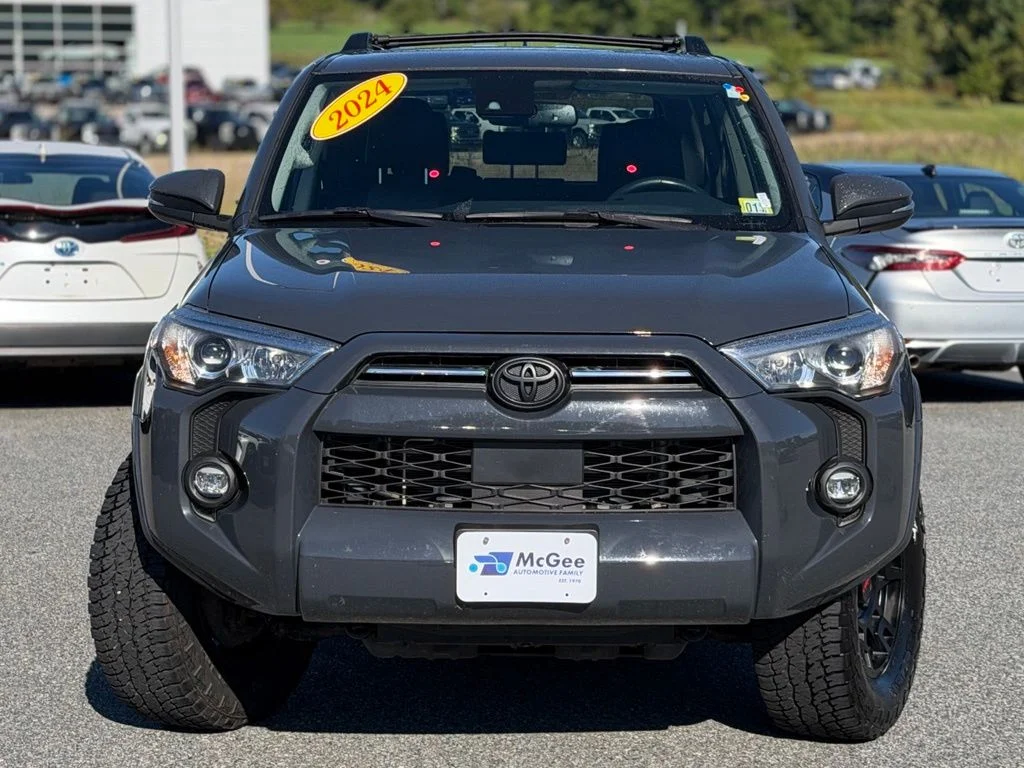 Used 2024  Toyota SR5 Premium image 2