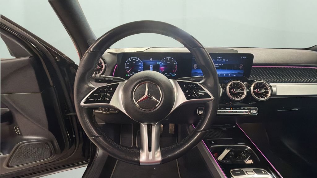 Used 2025 Black Mercedes-Benz GLB 250 image 12