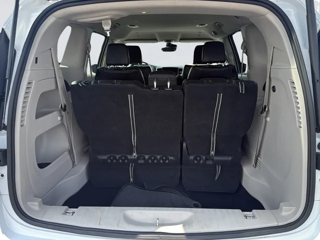 Used 2023 White Chrysler Touring L image 30