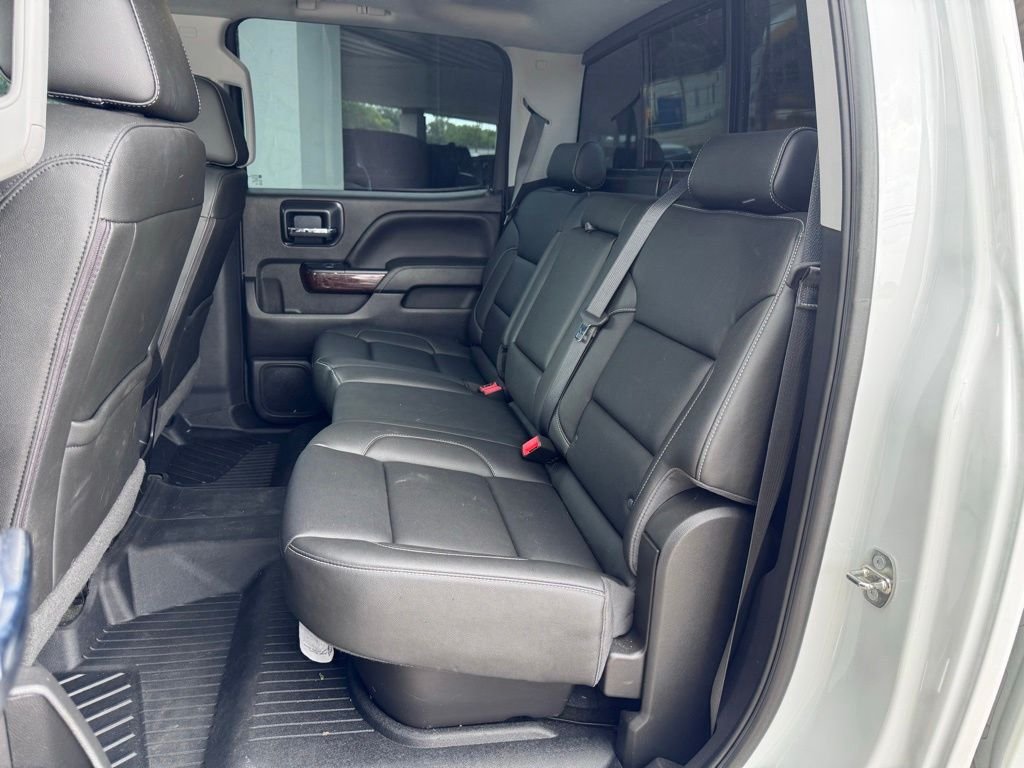 Used 2018 White GMC SLT image 18