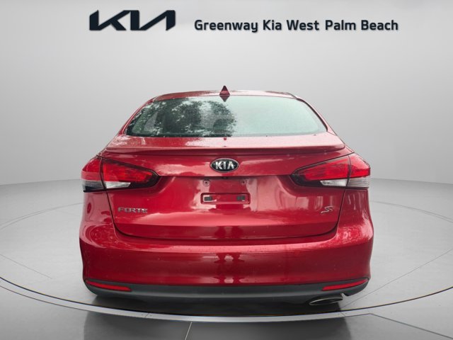 Used 2018 Red Kia S image 6