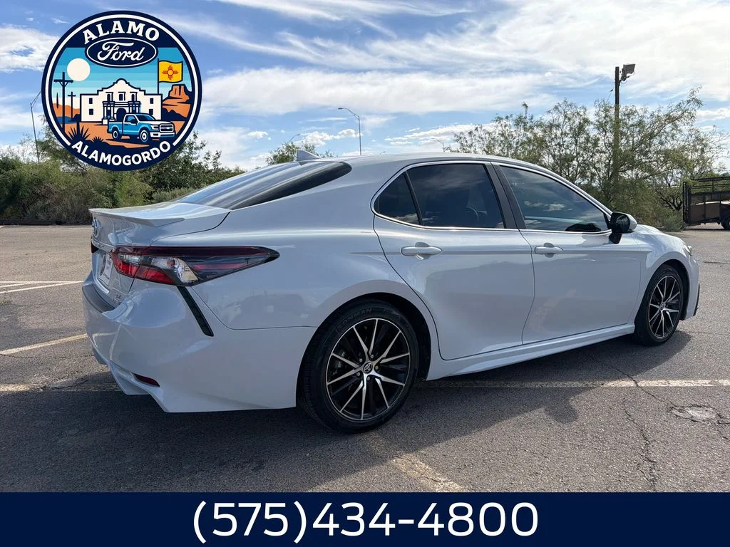 Used 2024 Ice Toyota SE image 5