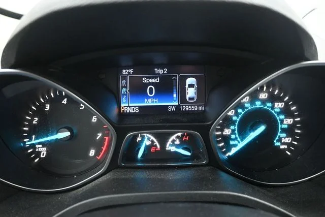 Used 2016 Orange Ford SE image 27