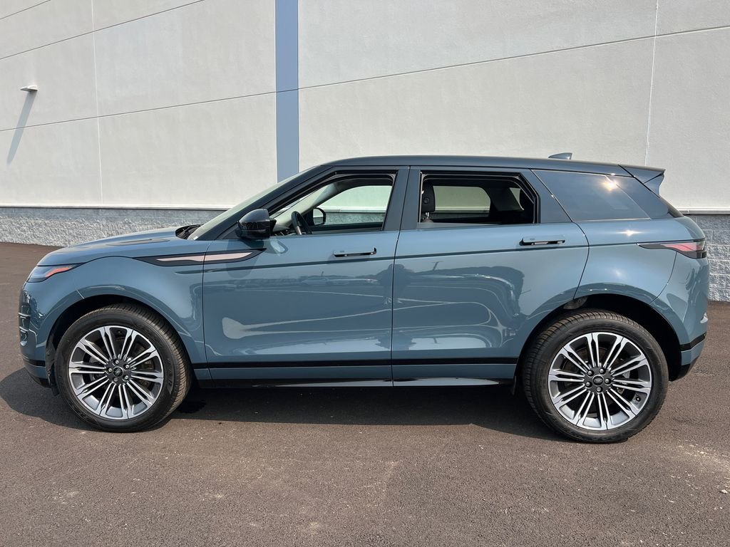 Used 2024  Land Rover Dynamic image 4