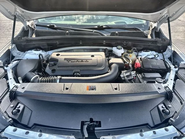 Used 2023 White Buick Avenir image 26
