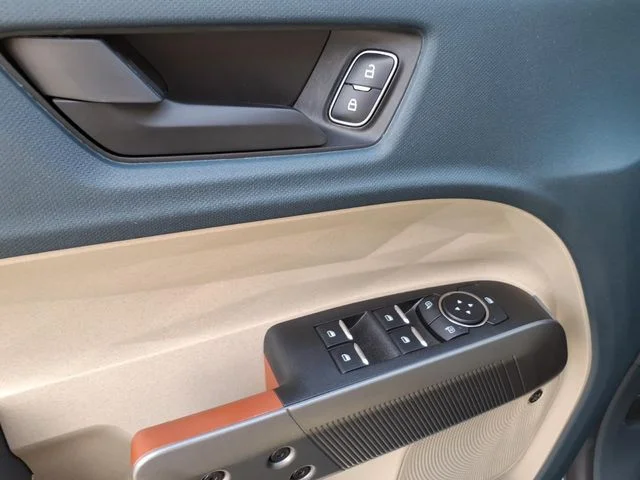Used 2025 Gray Ford Lariat image 17