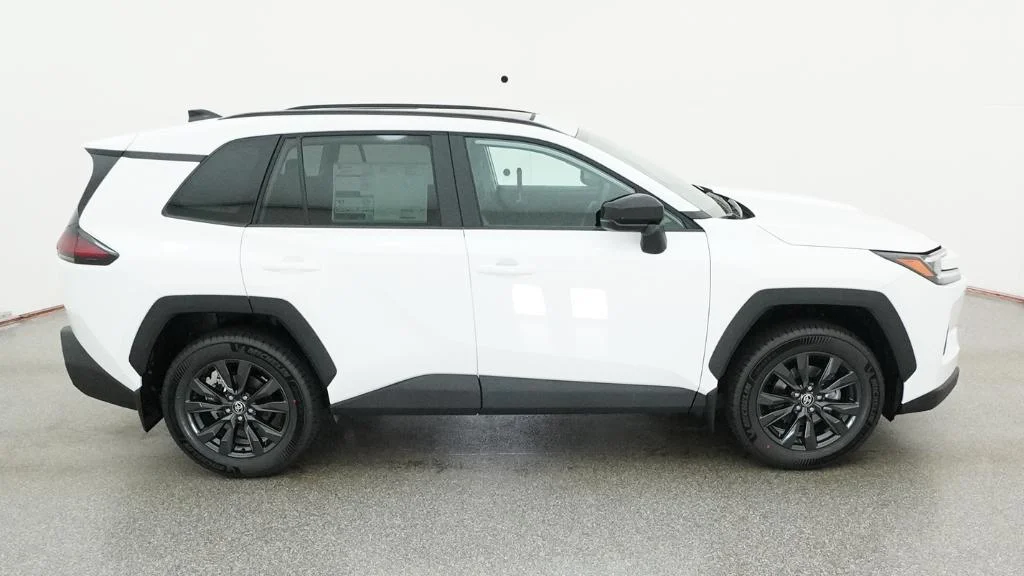 New 2026 Ice Cap Toyota XLE Premium image 10