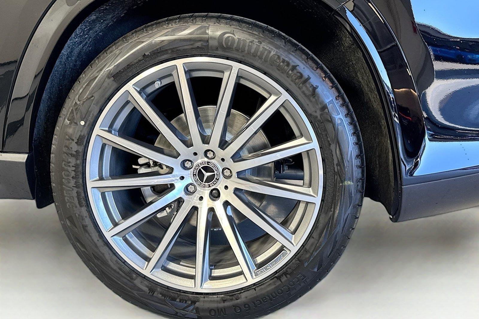 New 2026 Black Mercedes-Benz GLS 580 image 30