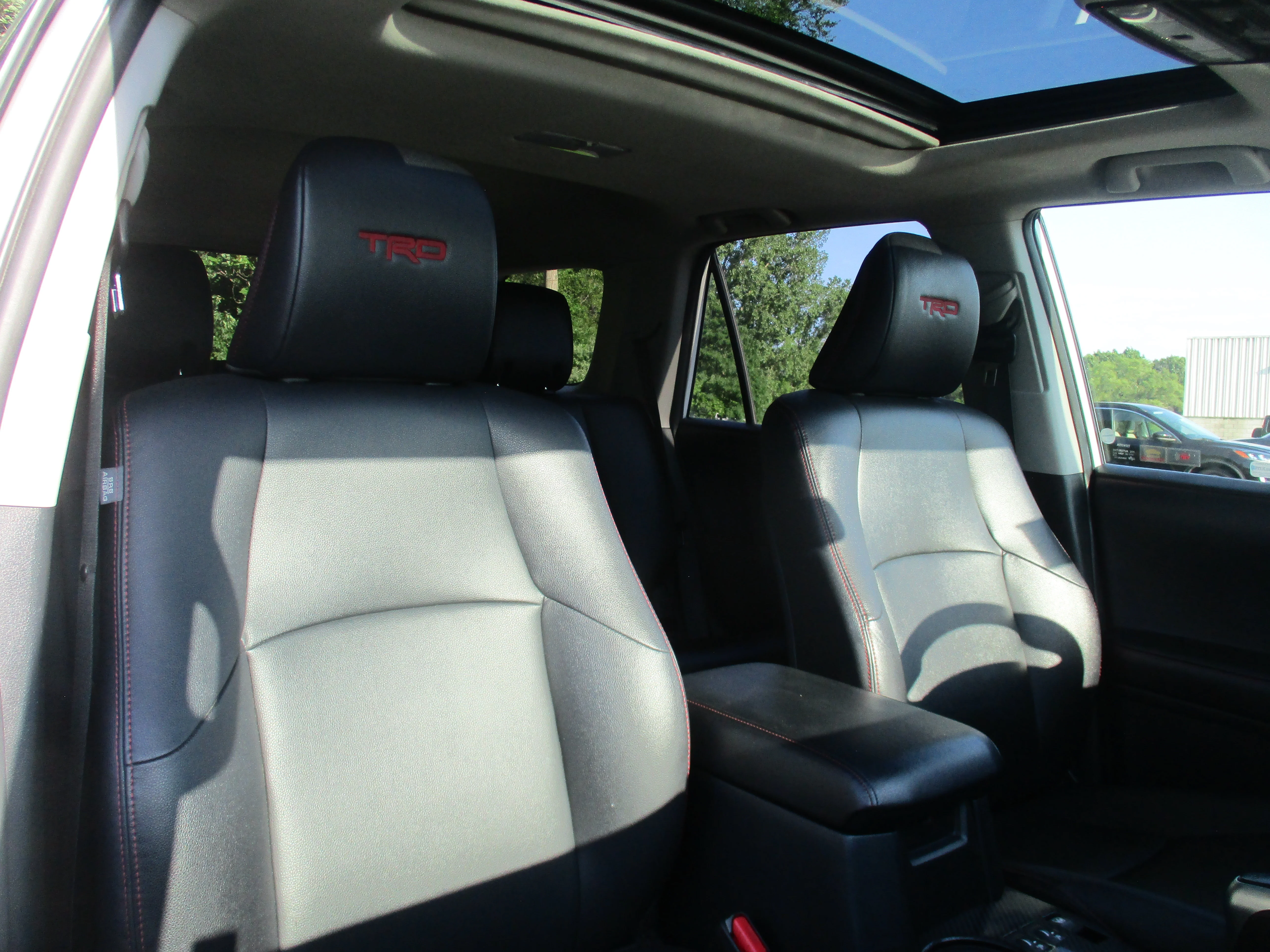 Used 2017 SUPER WHITE Toyota  image 40