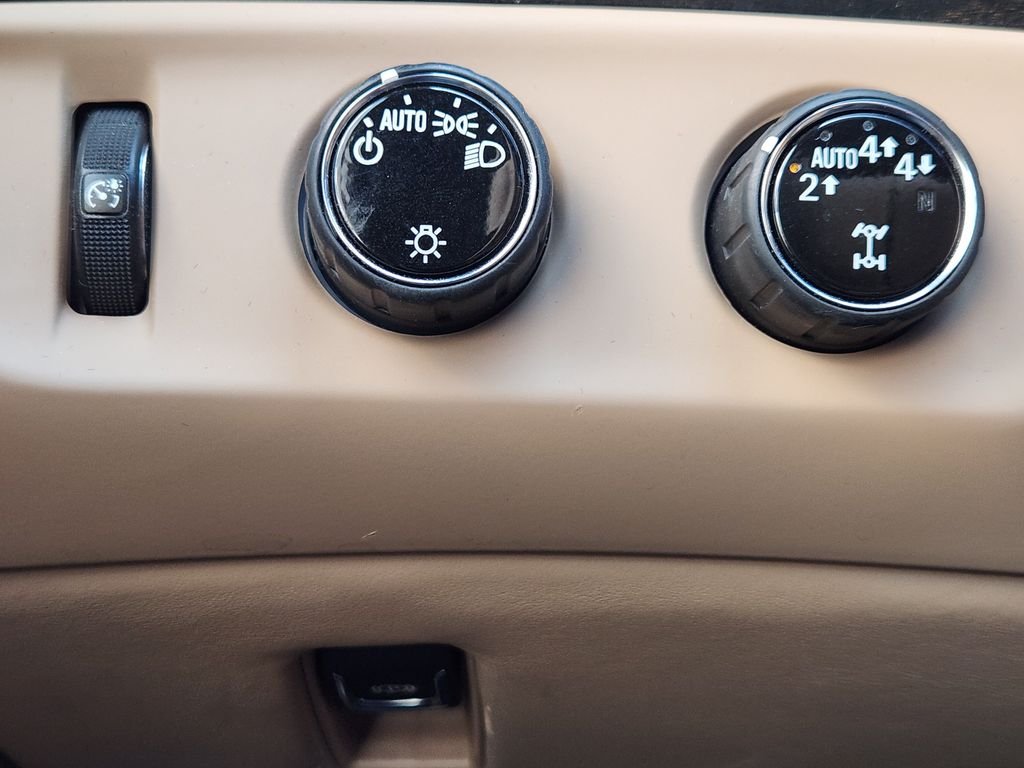 Used 2019 Black Cadillac Platinum Edition image 22