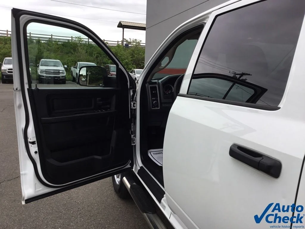 Used 2015 White Ram Tradesman image 25