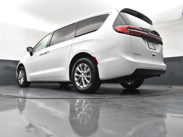 2026 Chrysler Pacifica Select - Photo 22