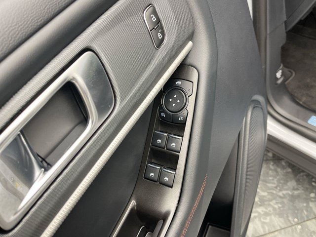 Used 2026 Space White Metallic Ford ST-Line image 9