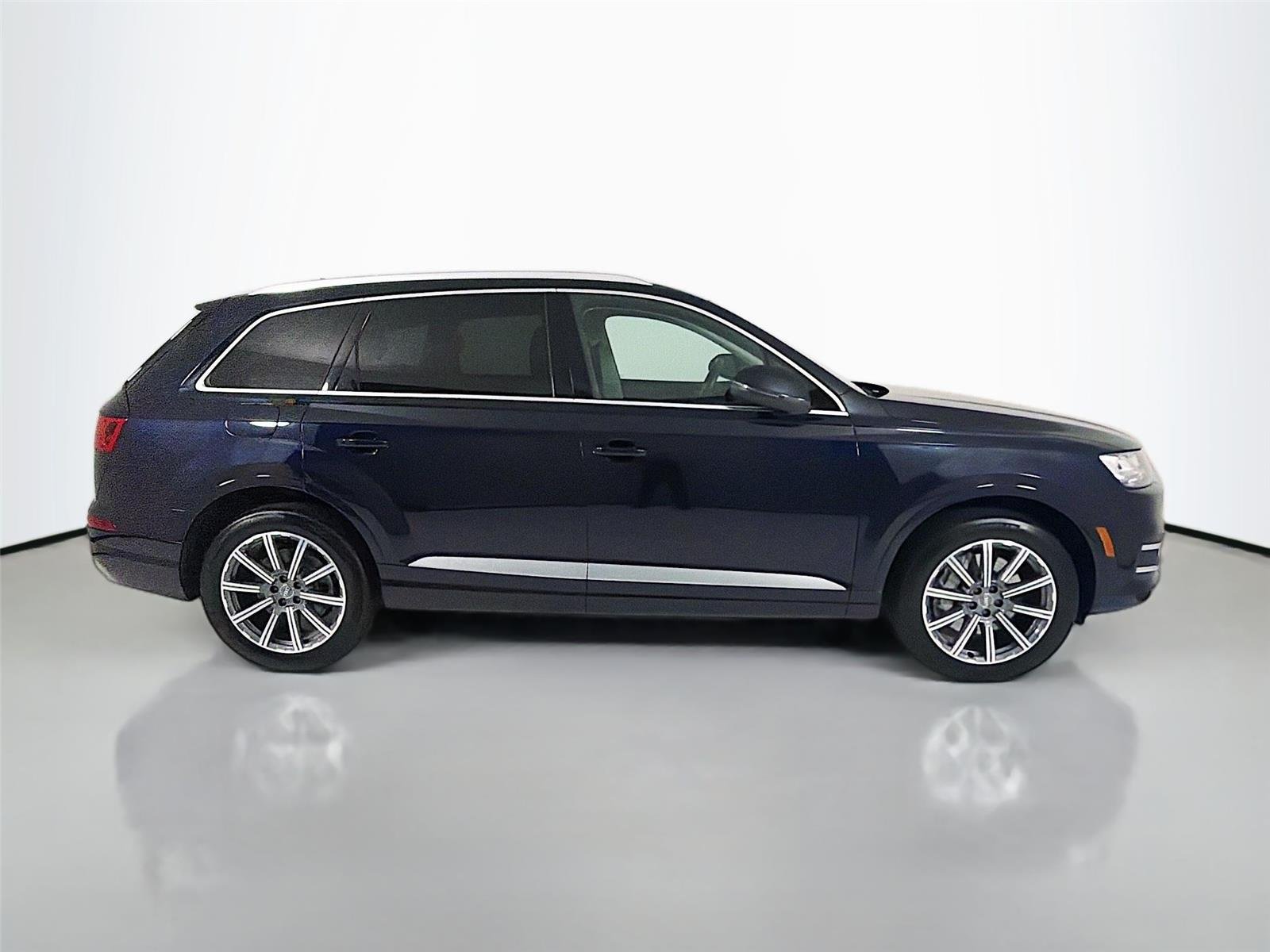 Used 2018  AUDI  image 29