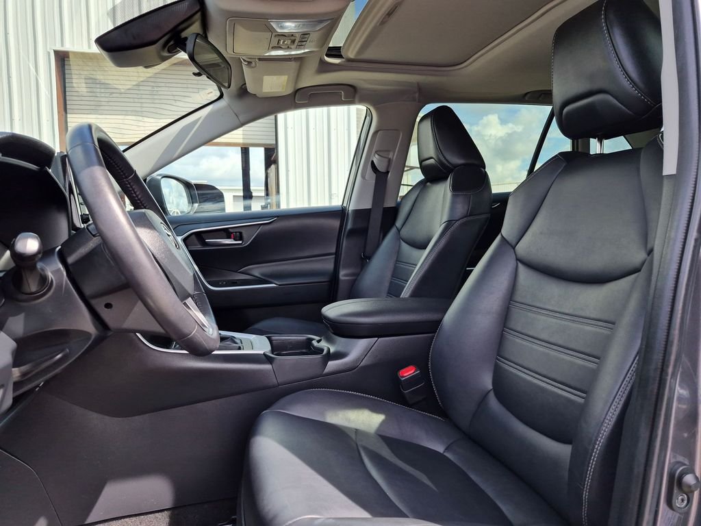 Used 2021 Gray Toyota XLE Premium image 12