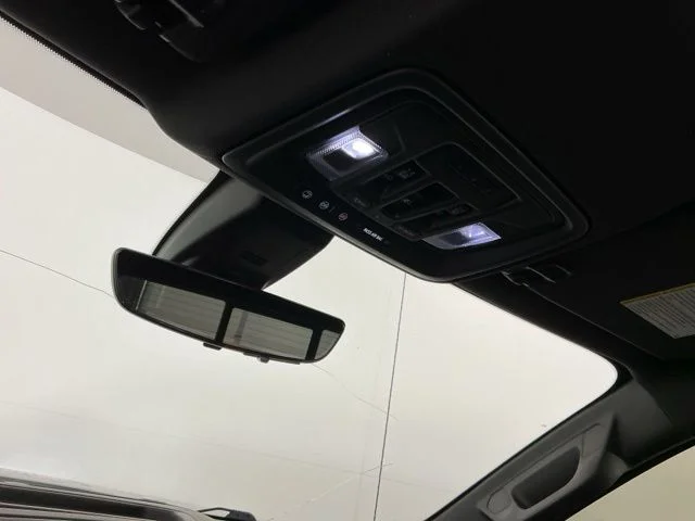 Used 2020 White GMC AT4 image 25