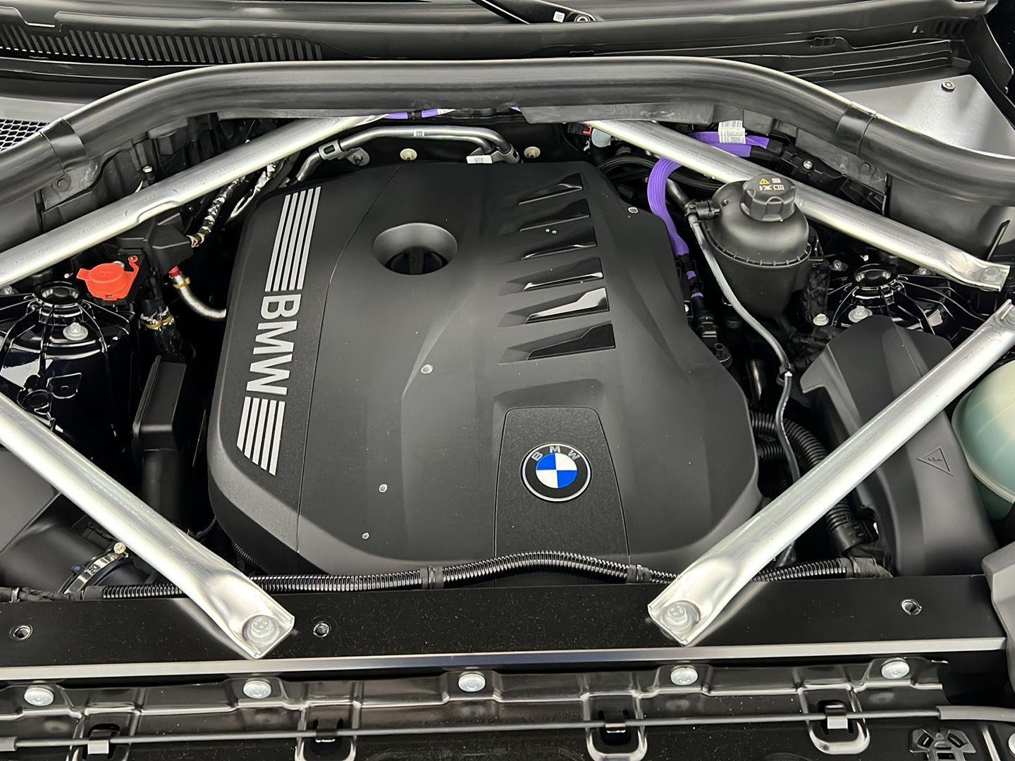 New 2026 Carbon Black Metallic BMW xDrive40i image 28