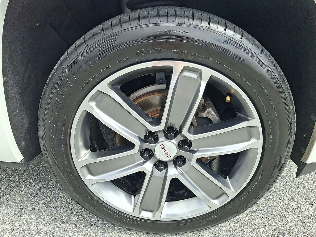 Used 2019 White GMC Denali image 9